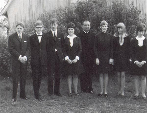 Konfirmanden 1968 mit Pfarrer Bergner